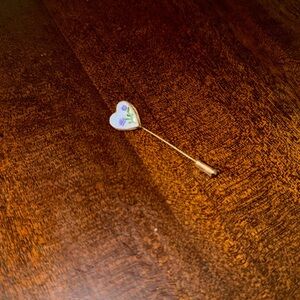 Beautiful vintage pin brooche heart flowers opens up